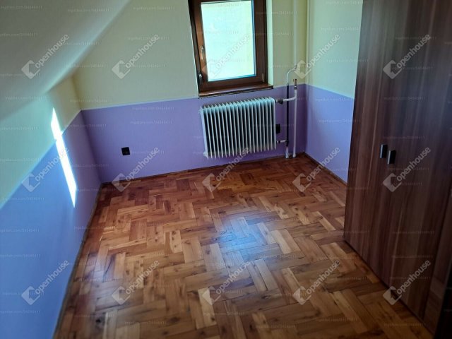 Eladó családi ház, Győrött 89.9 M Ft, 5 szobás