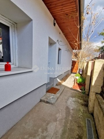 Eladó családi ház, Budaörsön 59.9 M Ft, 2 szobás