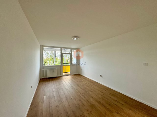 Eladó panellakás, Pécsett 45.9 M Ft, 2 szobás