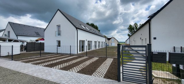 Eladó sorház, Vácon 88.9 M Ft, 4 szobás / költözzbe.hu