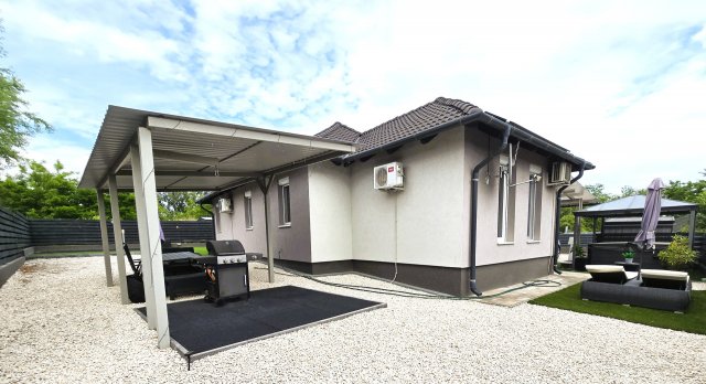 Eladó családi ház, Szigetszentmiklóson 119 M Ft, 4 szobás