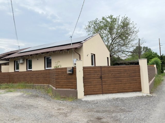 Eladó ikerház, Szigetszentmiklóson 76.99 M Ft, 4 szobás