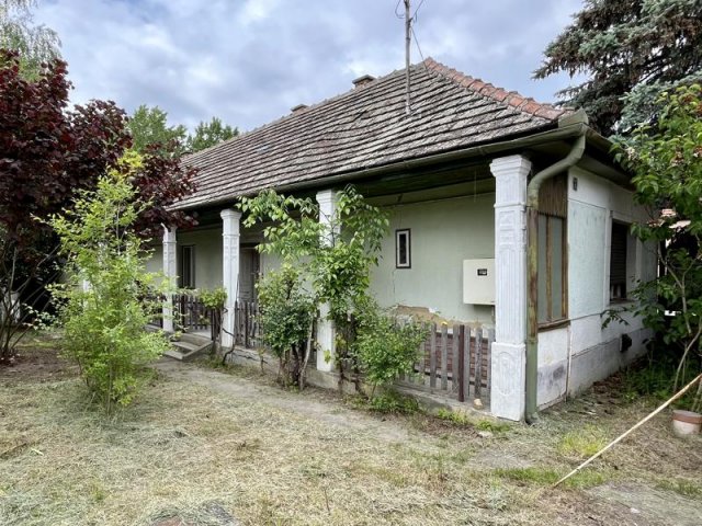 Eladó családi ház, Tápióságon 15 M Ft, 2 szobás