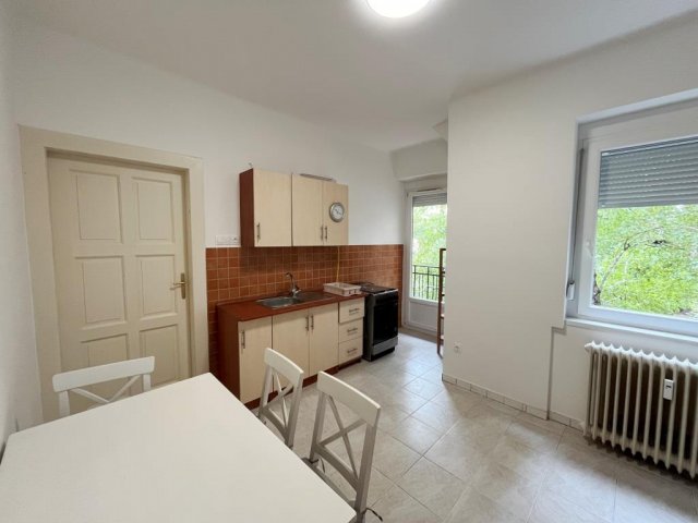 Kiadó téglalakás, albérlet, Pécsett 250 E Ft / hó, 3 szobás