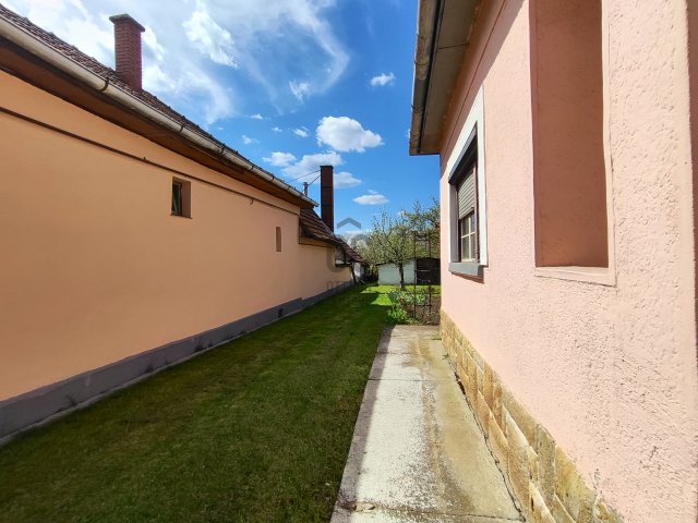 Eladó családi ház, Ludason 18 M Ft, 2 szobás