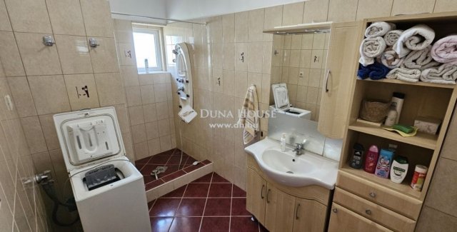 Eladó családi ház, Szajkon 58 M Ft, 5 szobás