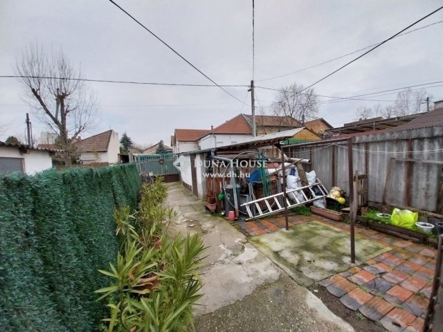 Eladó családi ház, Budapesten, XX. kerületben 32 M Ft, 2 szobás
