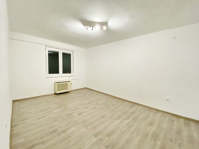 Eladó téglalakás, Debrecenben 39.9 M Ft, 3 szobás