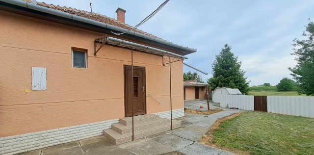 Eladó családi ház, Gyulán 27.9 M Ft, 1+2 szobás