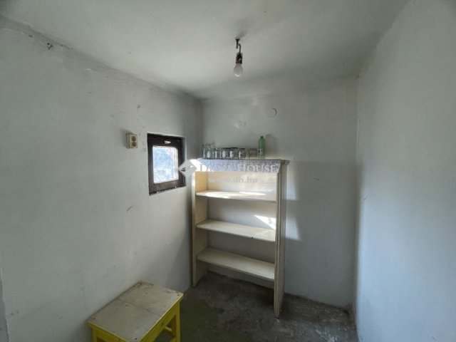Eladó családi ház, Tokodon 13.6 M Ft, 1 szobás