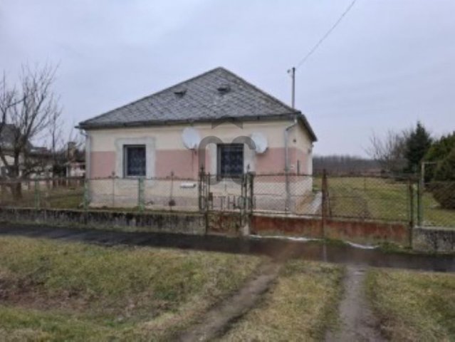 Eladó családi ház, Somogycsicsón 16 M Ft, 4 szobás