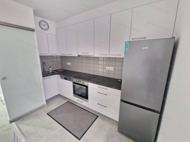 Kiadó téglalakás, albérlet, Tatán 290 E Ft / hó, 3 szobás