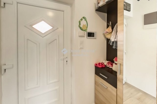 Eladó családi ház, Szigetszentmiklóson 109 M Ft, 4 szobás