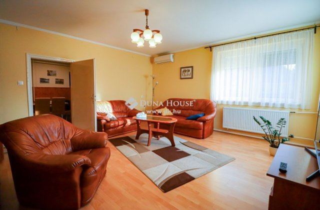 Eladó családi ház, Győrött 225 M Ft, 2 szobás