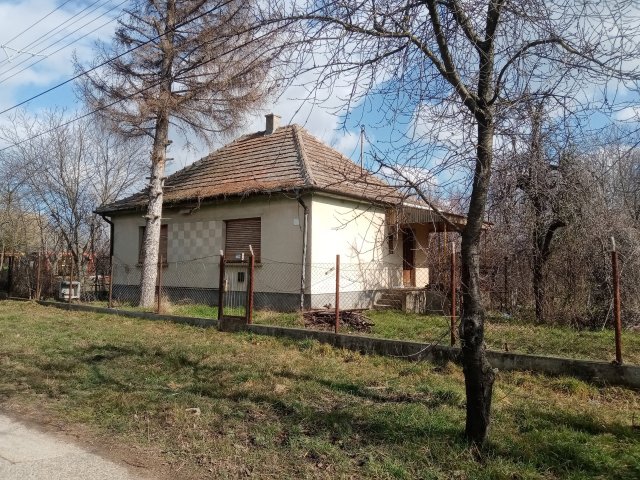 Eladó családi ház, Ádándon 19.9 M Ft, 3 szobás