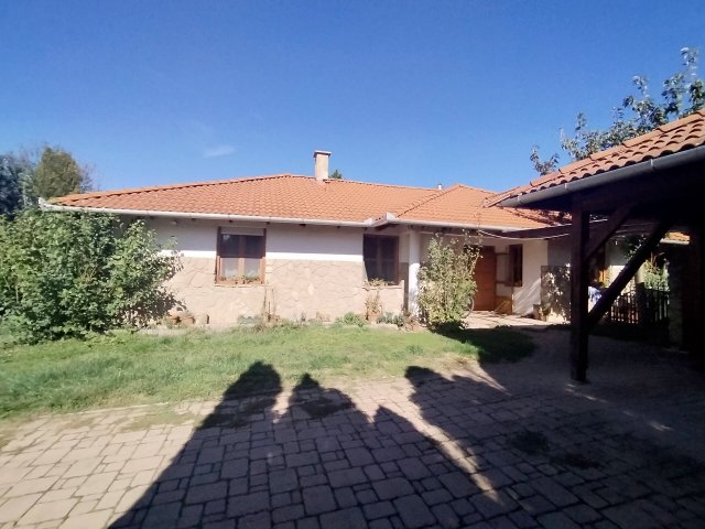 Eladó családi ház, Biatorbágyon 245 M Ft, 5 szobás