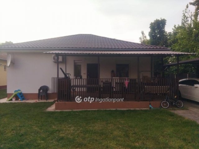 Eladó családi ház, Hajdúböszörményen 74.99 M Ft, 2+2 szobás
