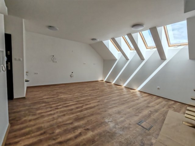 Eladó téglalakás, Nyíregyházán 39.999 M Ft, 2 szobás