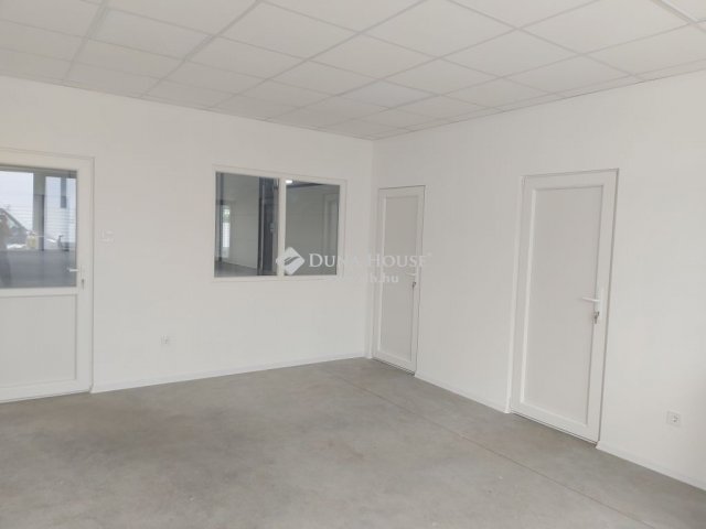 Kiadó ipari ingatlan, Debrecenben 1414 E Ft / hó