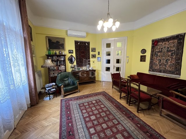 Eladó téglalakás, Budapesten, V. kerületben 139.9 M Ft, 2 szobás