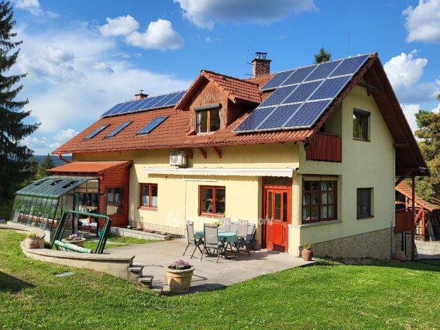 Eladó családi ház, Budakeszin 235 M Ft, 5 szobás