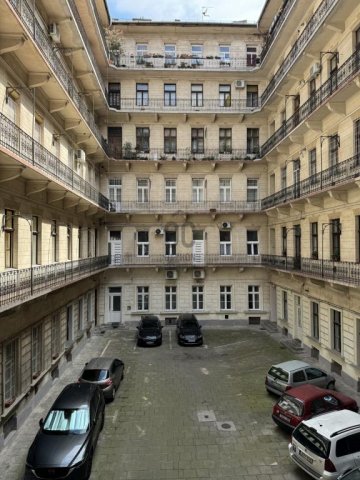 Eladó téglalakás, Budapesten, VI. kerületben 125 M Ft, 3 szobás
