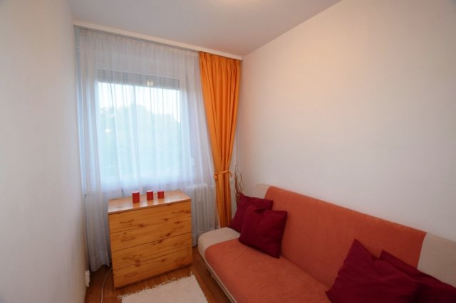 Kiadó panellakás, albérlet, Debrecenben 180 E Ft / hó