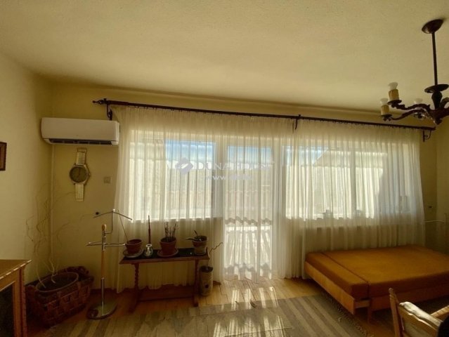 Eladó ikerház, Pécsett 129.9 M Ft, 3 szobás
