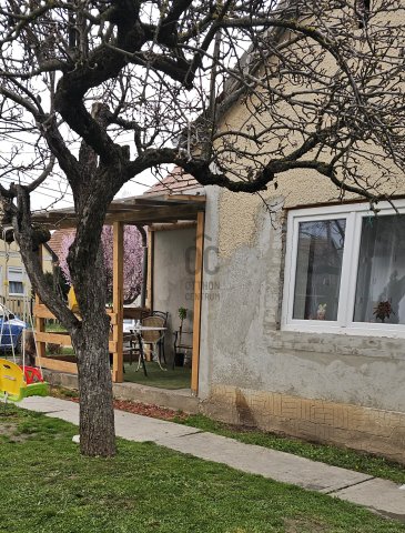 Eladó családi ház, Ádándon 33.9 M Ft, 4 szobás