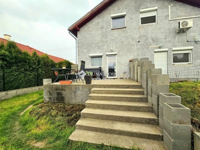 Eladó ikerház, Dunavarsányban 41.9 M Ft, 3 szobás