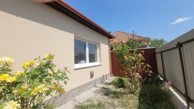 Eladó családi ház, Jászberényben 43.5 M Ft, 3 szobás