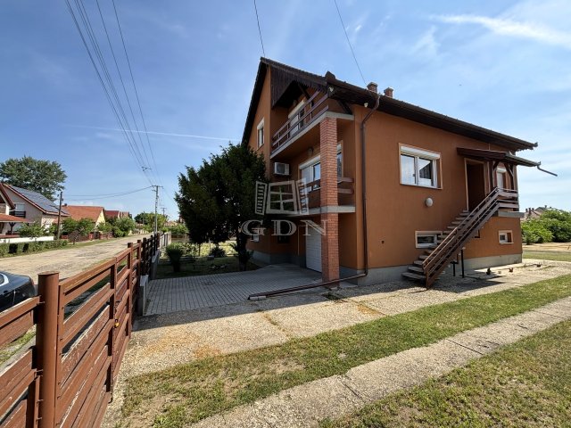 Eladó családi ház, Nagykátán 79.9 M Ft, 6 szobás
