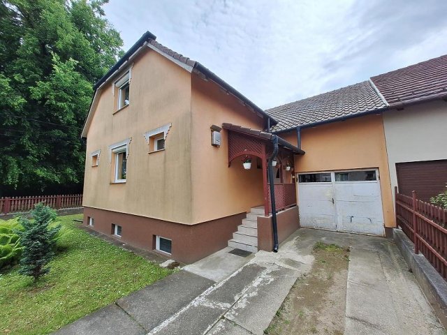 Eladó családi ház, Gödön 109.9 M Ft, 4 szobás