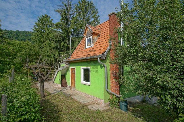Eladó családi ház, Budapesten, III. kerületben 29.9 M Ft