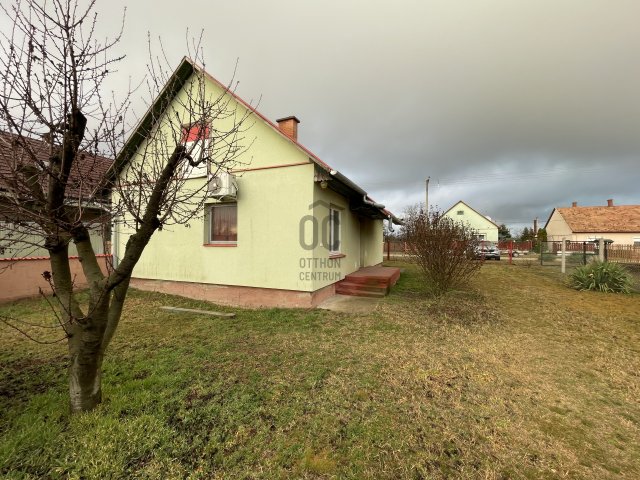 Eladó családi ház, Kecskeméten 39.8 M Ft, 3 szobás