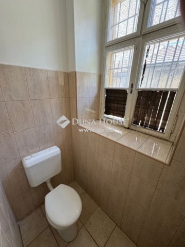 Kiadó üzlethelyiség, Nagykőrösön 400 E Ft / hó