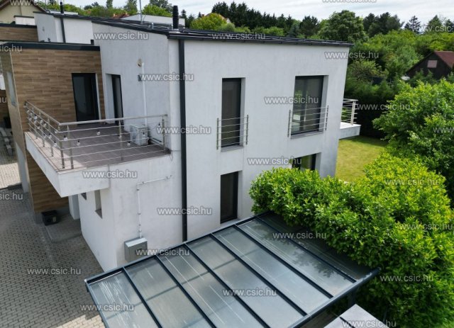 Eladó családi ház, Budapesten, III. kerületben 219.5 M Ft