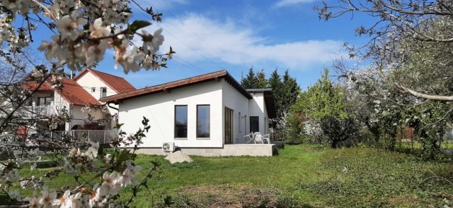 Eladó családi ház, Diósdon 89.9 M Ft, 4+1 szobás