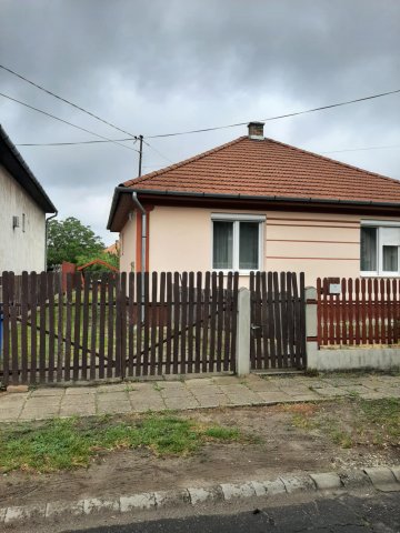 Eladó családi ház, Debrecenben 74.999 M Ft, 2 szobás