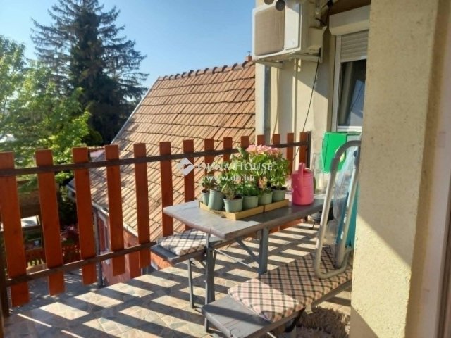 Eladó családi ház, Dunakeszin 99.8 M Ft, 7 szobás