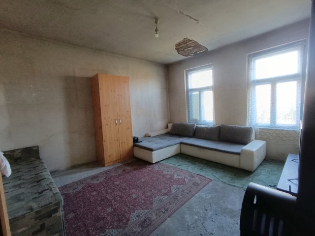 Eladó családi ház, Lovászpatonán 8.2 M Ft, 2 szobás