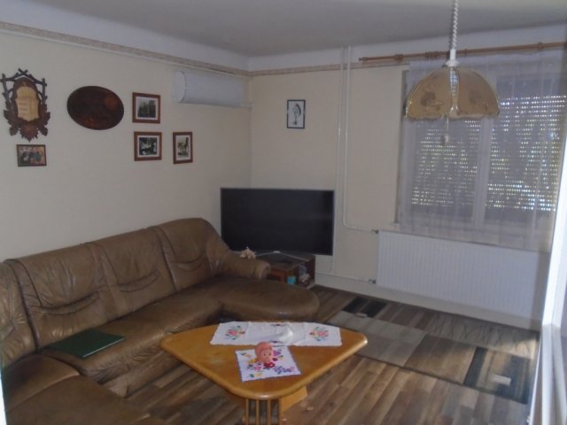 Eladó sorház, Tiszakécskén 37.9 M Ft, 4 szobás