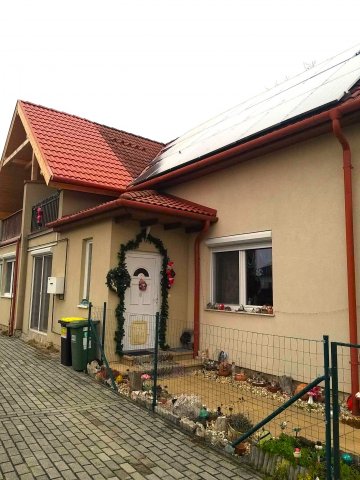 Eladó ikerház, Tatabányán 89.99 M Ft, 3 szobás