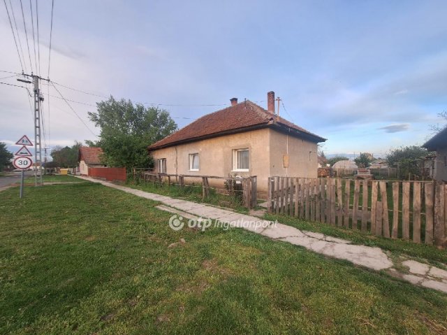 Eladó családi ház, Szeghalmon 10.5 M Ft, 1+1 szobás