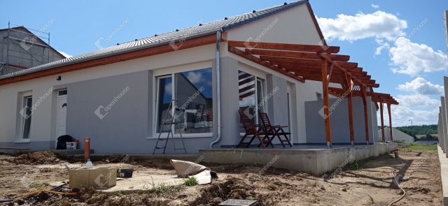 Eladó családi ház, Zalaegerszegen 70 M Ft, 5 szobás