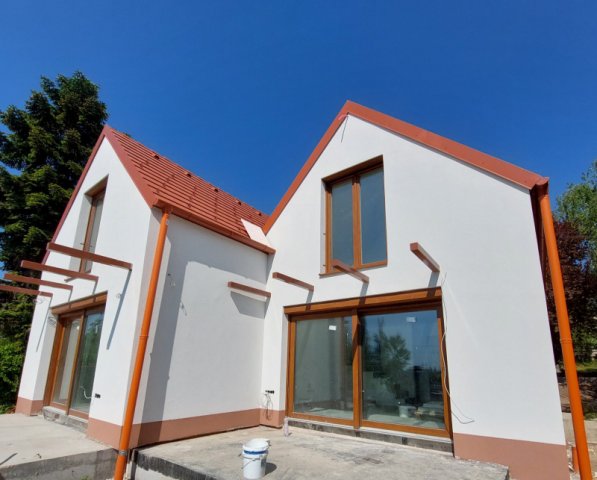 Eladó ikerház, Alsóörsön 109.9 M Ft, 1+3 szobás