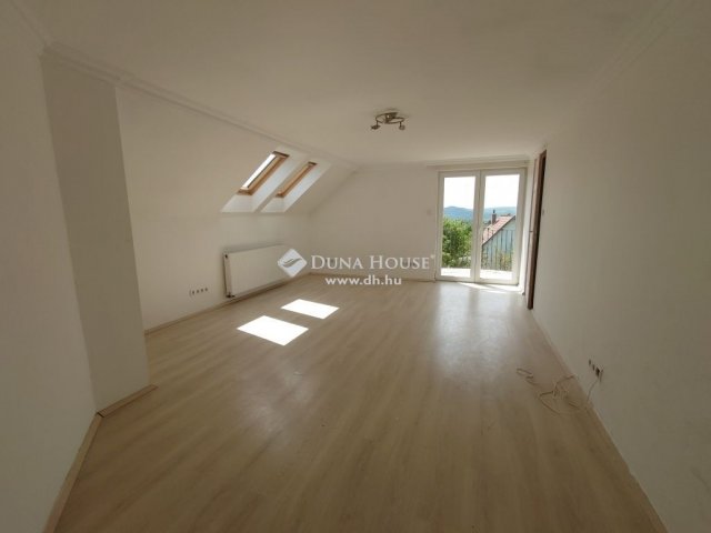 Eladó családi ház, Pilisborosjenőn 193 M Ft, 6 szobás
