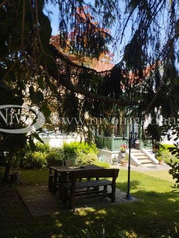 Eladó hotel, Veszprémben 350 M Ft, 10 szobás