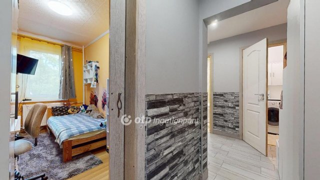 Eladó panellakás, Kazincbarcikán 25.4 M Ft, 1+2 szobás