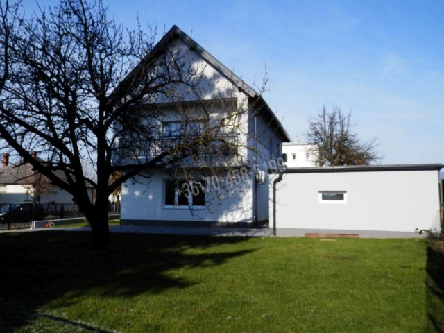 Eladó családi ház, Hévízen 129 M Ft, 5 szobás